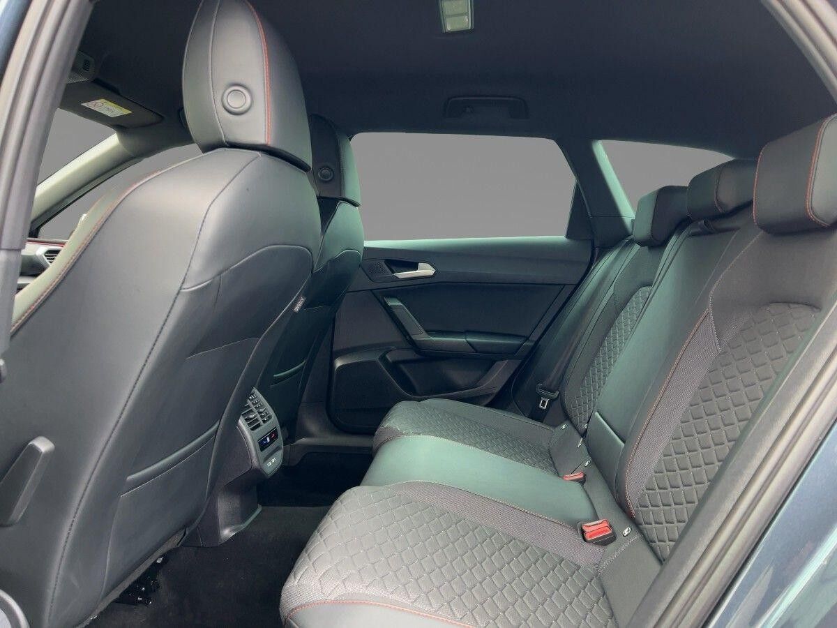 Seat Leon Sportstourer 1.5 eTSI FR DSG Navi Kamera Link