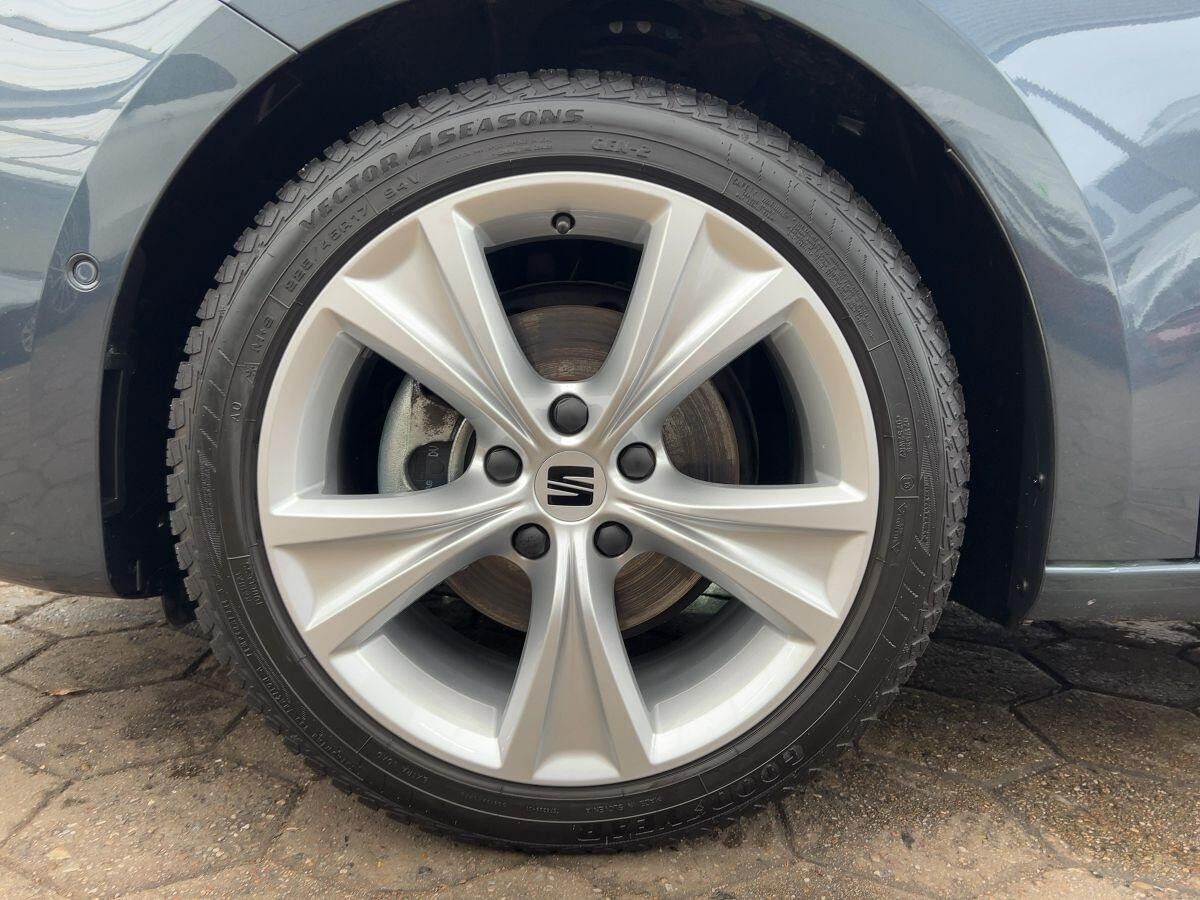 Seat Leon Sportstourer 1.5 eTSI FR DSG Navi Kamera Link