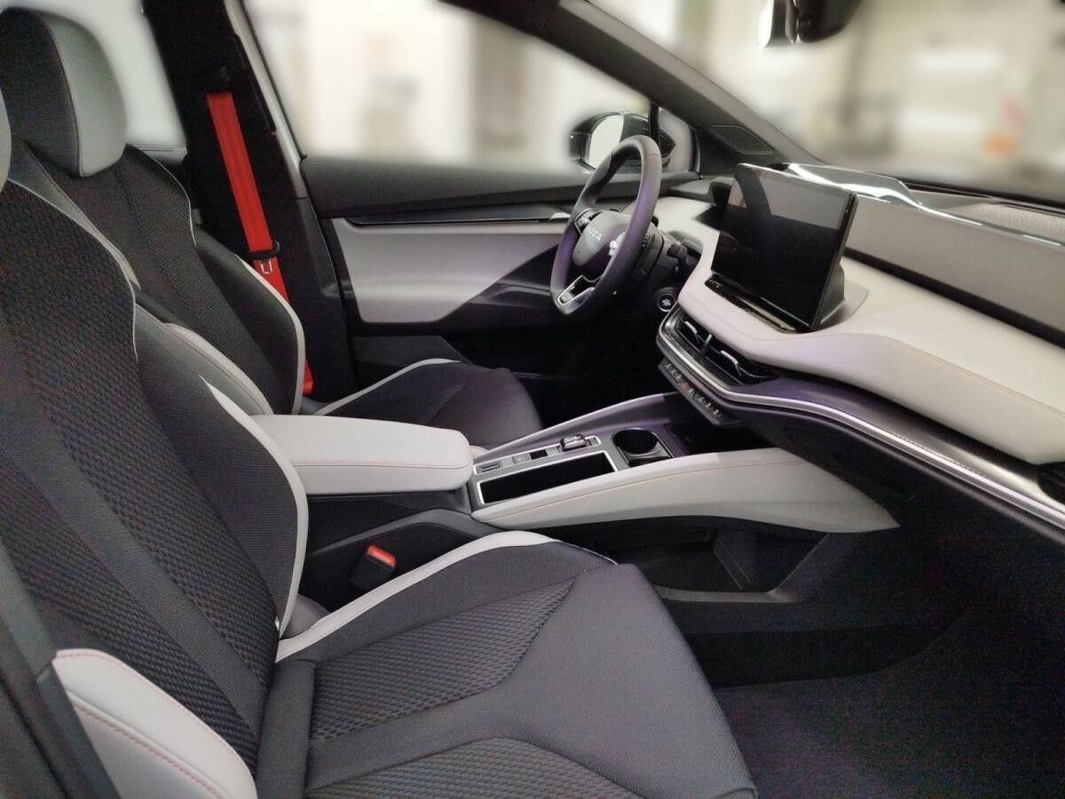 Skoda Elroq First Edition 82 kWh Batterie Elektromotor 1-Gang-Automatik zzgl. 500€ Zusatzprämie*