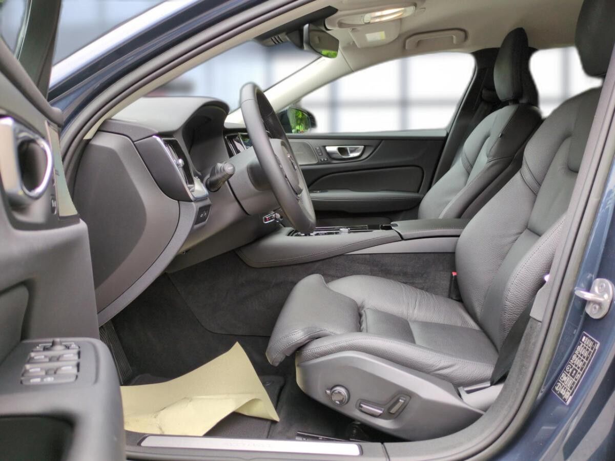 Volvo V60 T6 Recharge Plus Dark Plug-In Hybrid AWD Navi