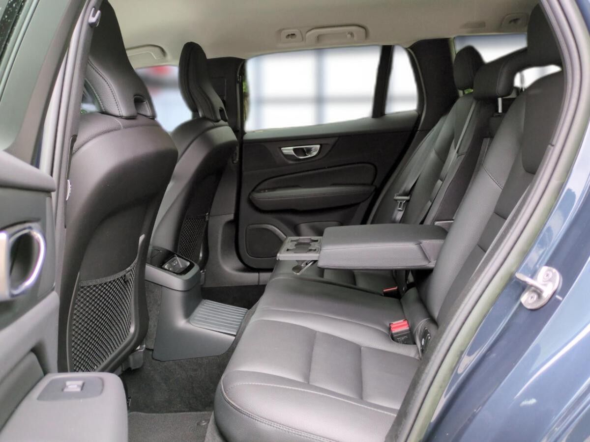 Volvo V60 T6 Recharge Plus Dark Plug-In Hybrid AWD Navi