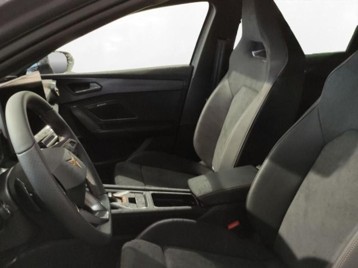 Cupra Leon Sportstourer 1.5 e-HYBRID VZ AHK Sennheiser Cupra Leon Sportstourer 1.5 e-HYBRID VZ AHK Sennheiser