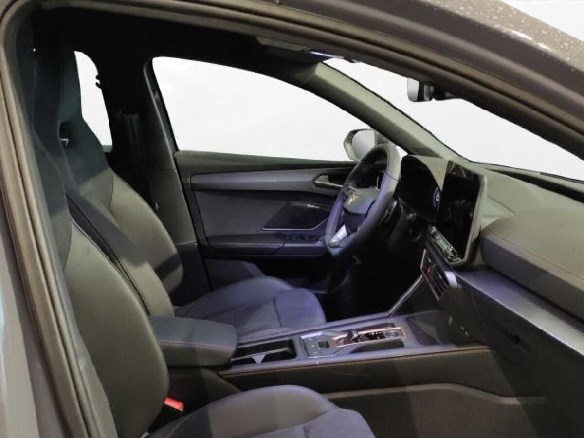 Cupra Leon Sportstourer 1.5 e-HYBRID VZ AHK Sennheiser Cupra Leon Sportstourer 1.5 e-HYBRID VZ AHK Sennheiser