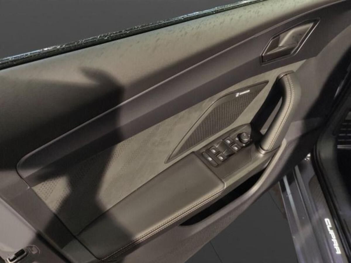 Cupra Leon Sportstourer 1.5 e-HYBRID VZ AHK Sennheiser Cupra Leon Sportstourer 1.5 e-HYBRID VZ AHK Sennheiser