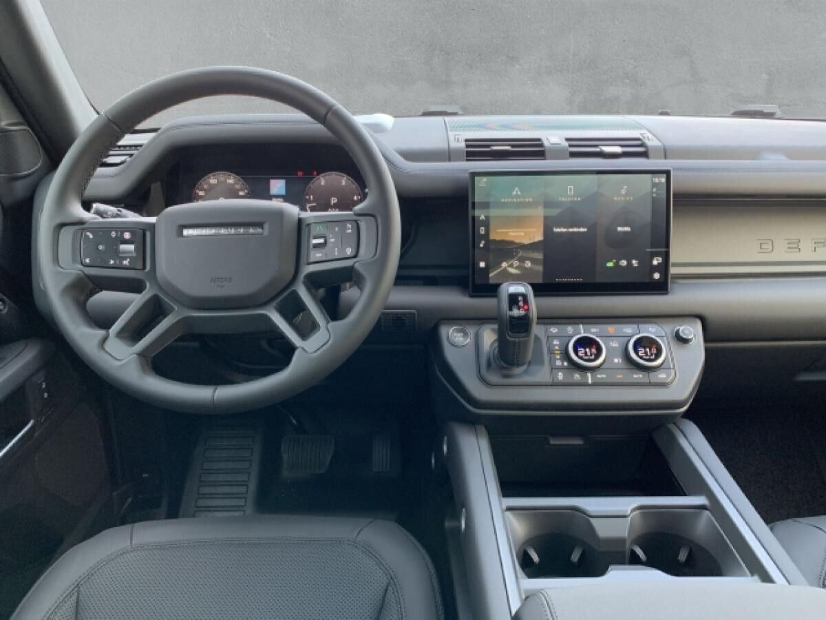 Land Rover Defender 130 D300 X-DYNAMIC SE