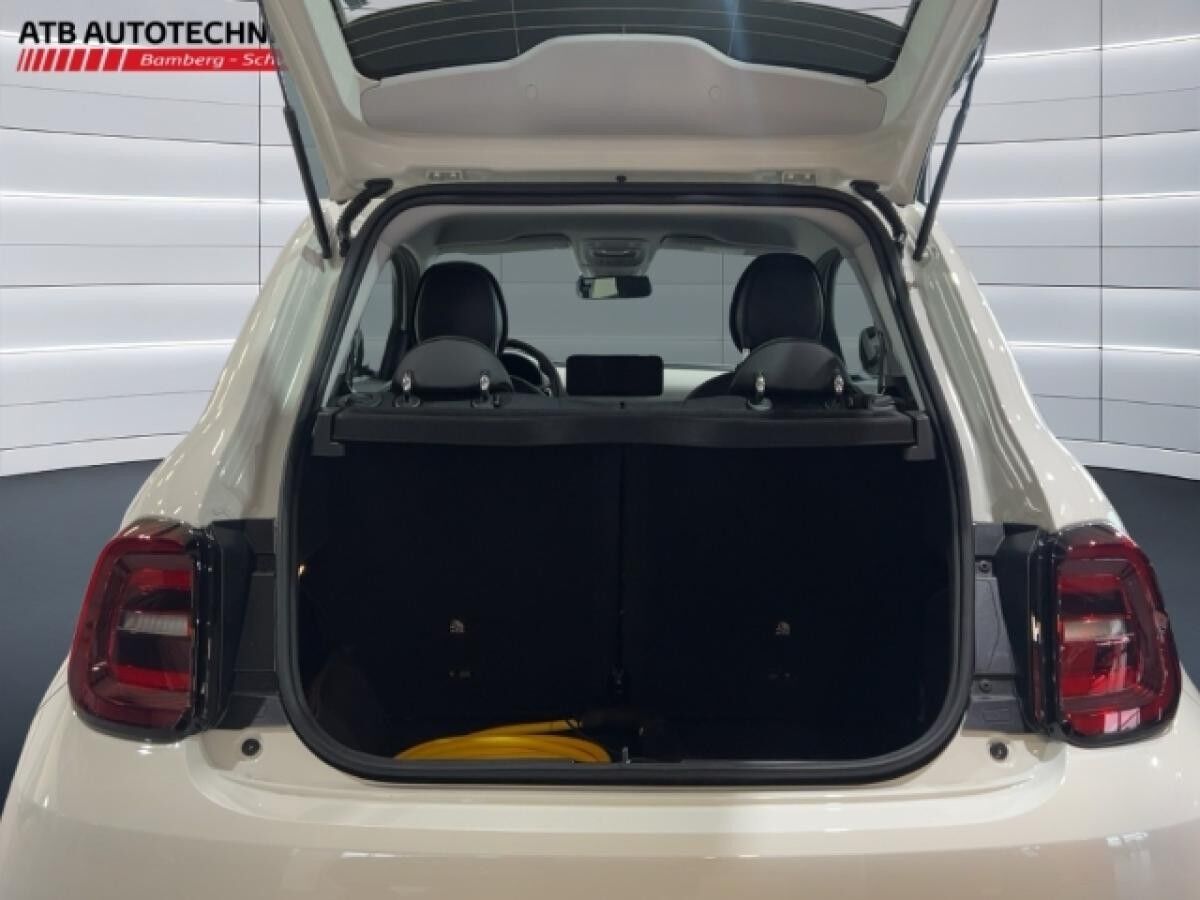 Fiat 500e Christmas Edition Black Deal 23,8 kWh,LMF, Sitzh.Totwinkel