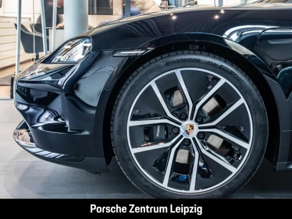 Porsche Taycan Black Edition Sitzklima SportDesign BeifDisplay