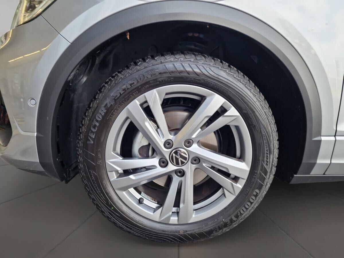 Volkswagen T-Roc 1.5 TSI R-Line 2xKlima ACC AHK AUT Kam.