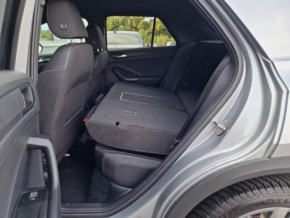 Volkswagen T-Roc 1.5 TSI R-Line 2xKlima ACC AHK AUT Kam.