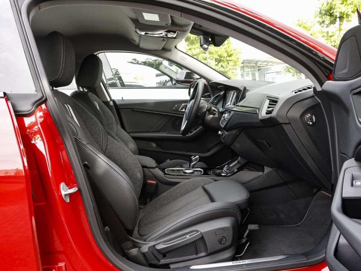 BMW 218 i Gran Coupé Aut. Sport Line *on top 1190 € BMW Zubehör Gutschein 1190 € * !!!