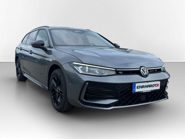 Volkswagen Passat R-Line BLACK STYLE  2.0 TDI 150 PS DSG *MATRIX*AHK*STANDHZG*PANO*HEAD UP*65.185€