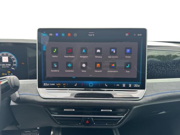 Volkswagen Passat R-Line BLACK STYLE  2.0 TDI 150 PS DSG *MATRIX*AHK*STANDHZG*PANO*HEAD UP*65.185€