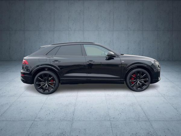 Audi Q8 SUV S line business TFSI e qu tiptr PANO 23