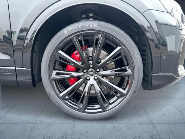 Audi Q8 SUV S line business TFSI e qu tiptr PANO 23