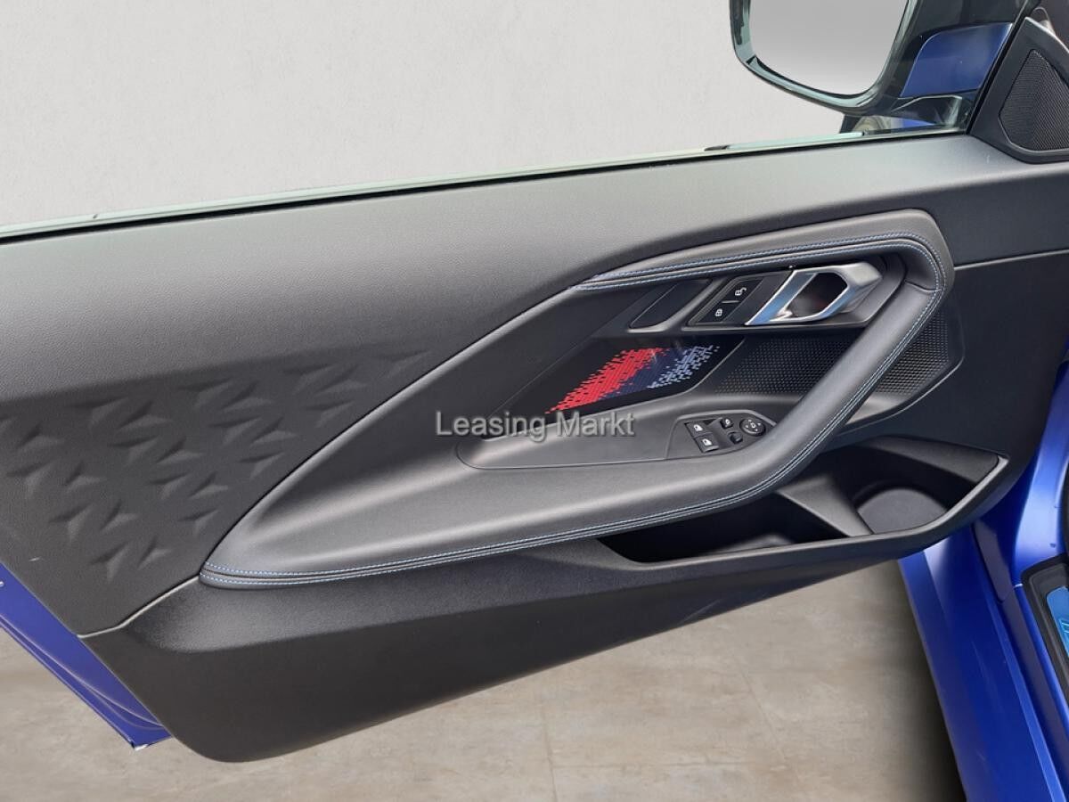 BMW M2 Coupe Sport-Aut. M Carbondach Individual Lack BMW M2 Coupe Sport-Aut. M Carbondach Individual Lack