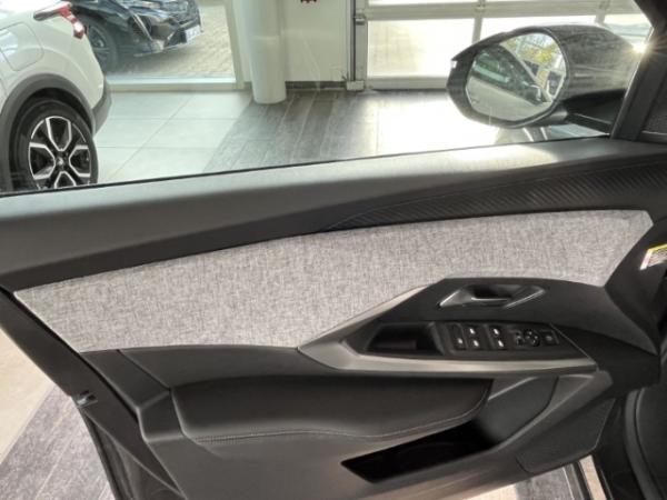 Peugeot 3008 Plug-in Plug-In Hybrid 195 e-DSC7 Allure Navi 360 Kamera LED ACC 2-Zonen-Klimaautom