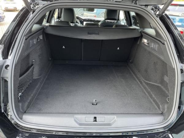 Peugeot 308 SW BlueHDi 130 EAT8 GT AHK-abnehmbar El. Panodach Navi Digitales Cockpit Memory Sitze