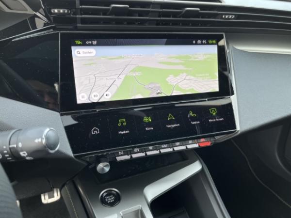 Peugeot 308 SW BlueHDi 130 EAT8 GT AHK-abnehmbar El. Panodach Navi Digitales Cockpit Memory Sitze