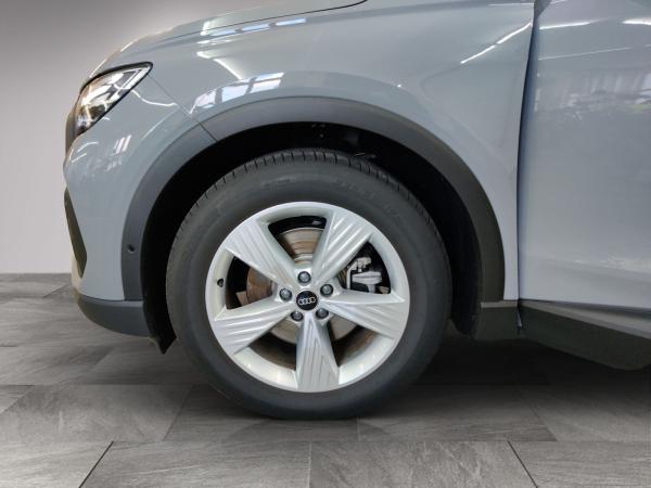 Audi Q4 e-tron 35 AHK/Matrix/HuD/Navi+/RFK/01.30Garantie