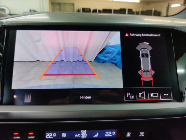 Audi Q4 e-tron 35 AHK/Matrix/HuD/Navi+/RFK/01.30Garantie