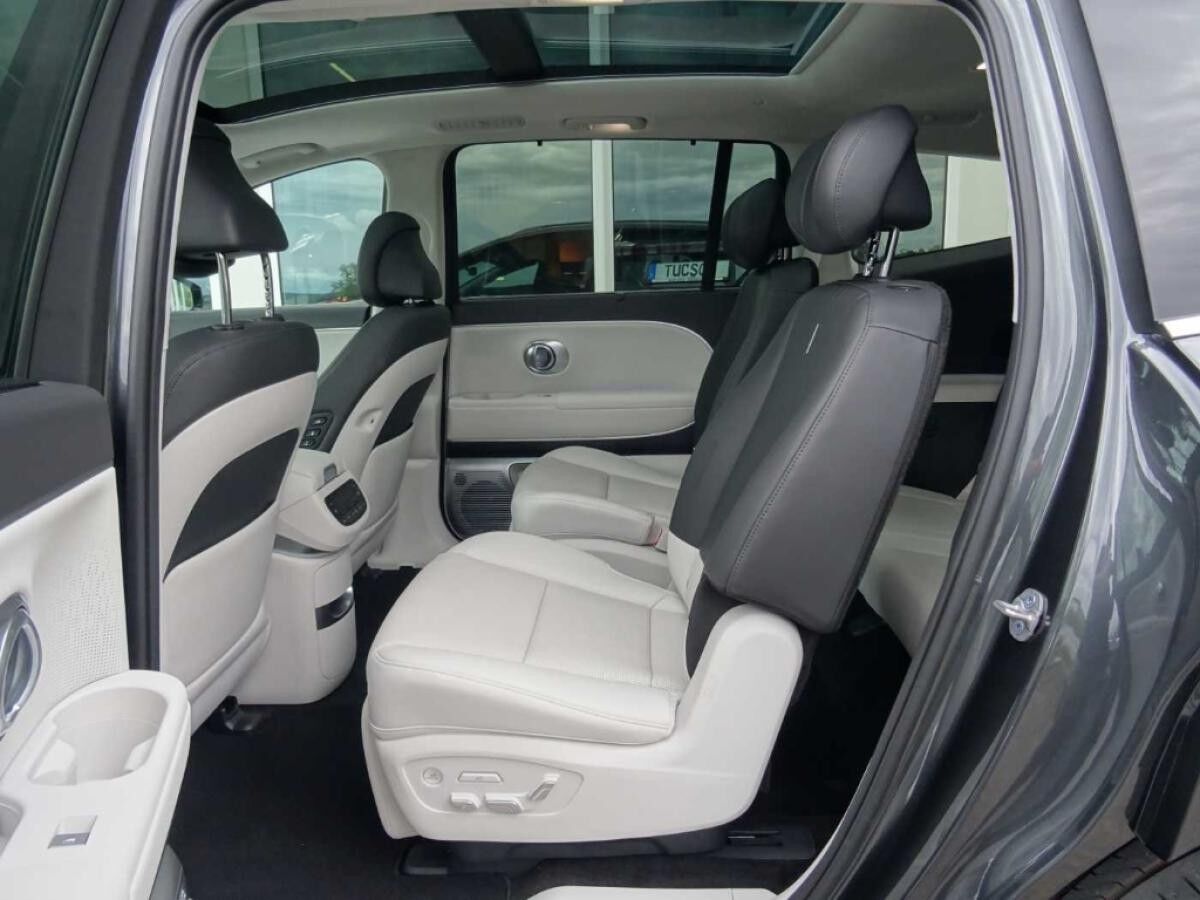 Hyundai IONIQ 9 6-Sitzer (MY26) 110 kWh (307 PS) AWD UNIQ Panorama-Glas-Schiebedach, Relax-Paket