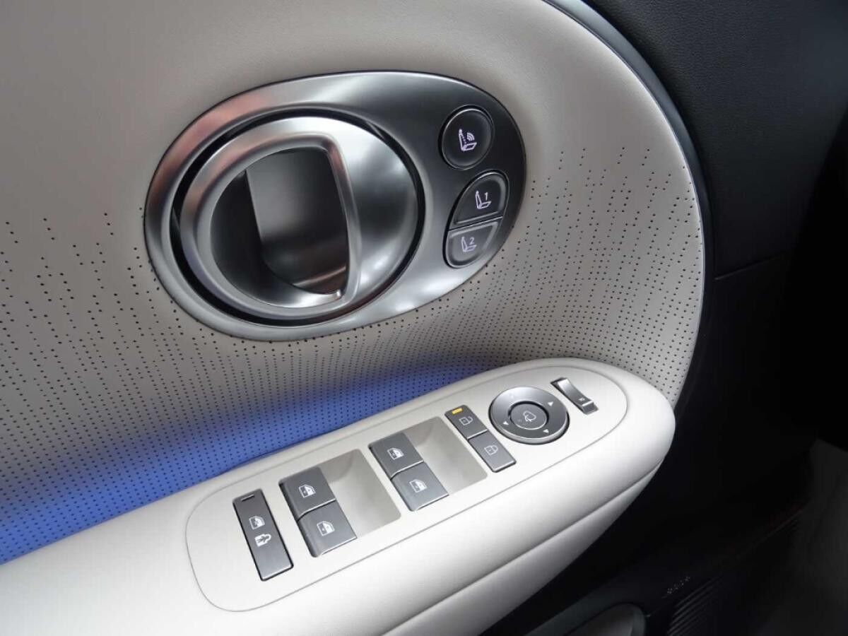 Hyundai IONIQ 9 6-Sitzer (MY26) 110 kWh (307 PS) AWD UNIQ Panorama-Glas-Schiebedach, Relax-Paket