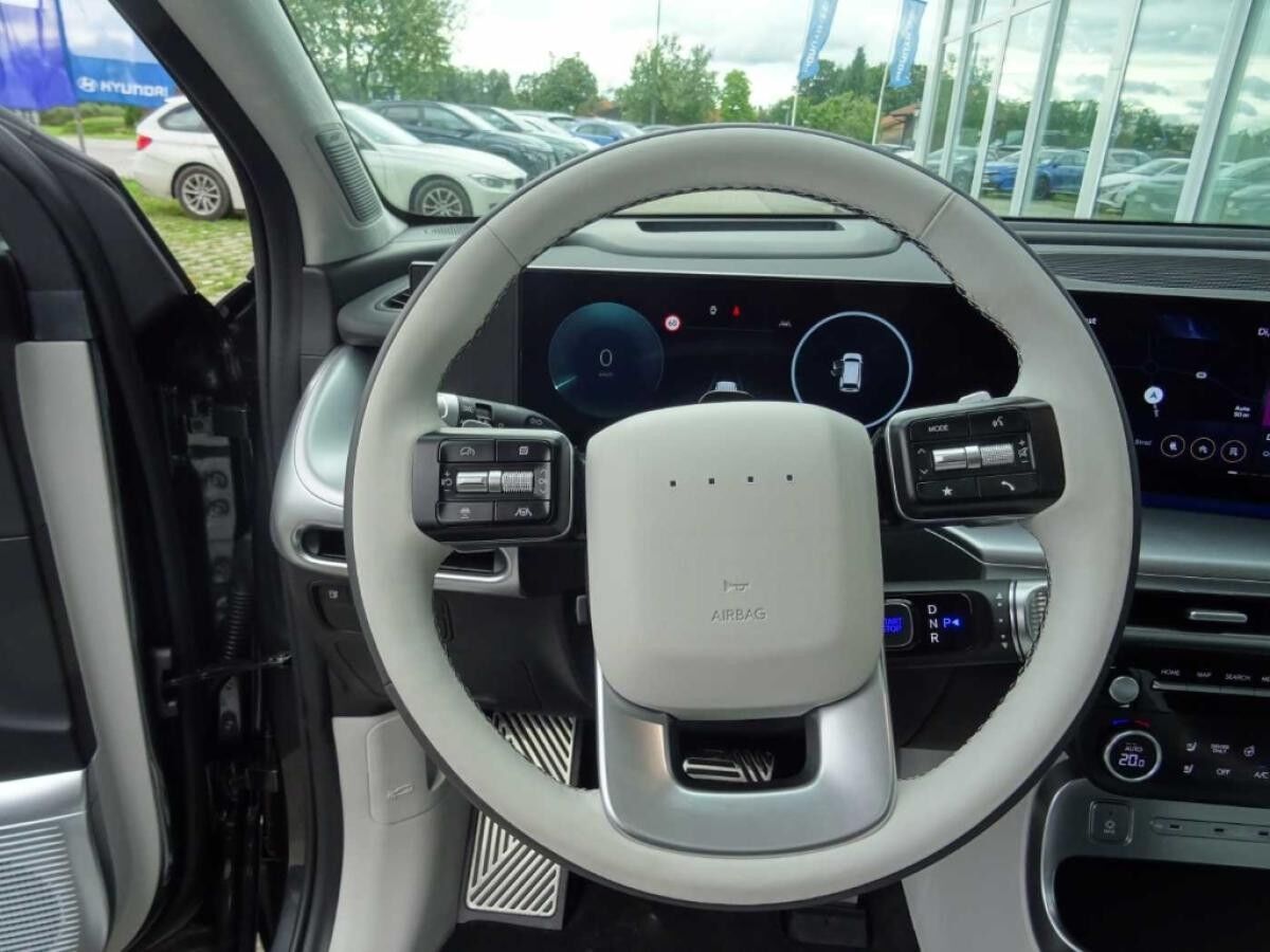 Hyundai IONIQ 9 6-Sitzer (MY26) 110 kWh (307 PS) AWD UNIQ Panorama-Glas-Schiebedach, Relax-Paket