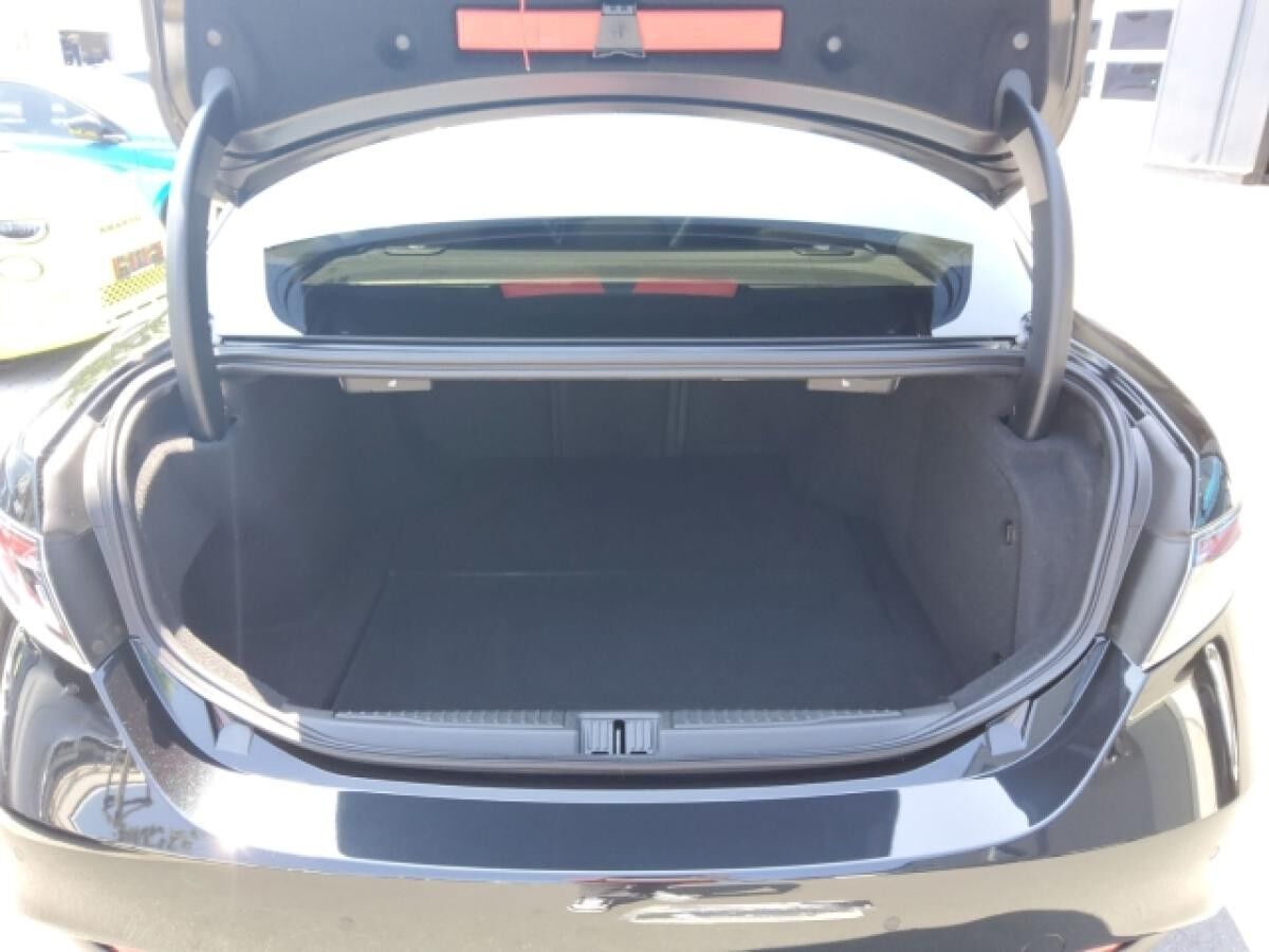 Alfa Romeo Giulia Benzin Intensa, Navi, Leder, Totwinkel, SHZ. Black Deal, Gewerbe