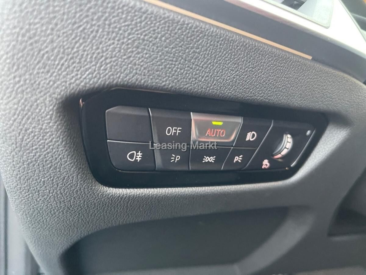 BMW M2 Coupe Sport-Aut. M Carbondach Individual Lack BMW M2 Coupe Sport-Aut. M Carbondach Individual Lack