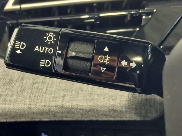 Peugeot 3008 1.2 Allure Navi,Parkpilot,Sitzheizung