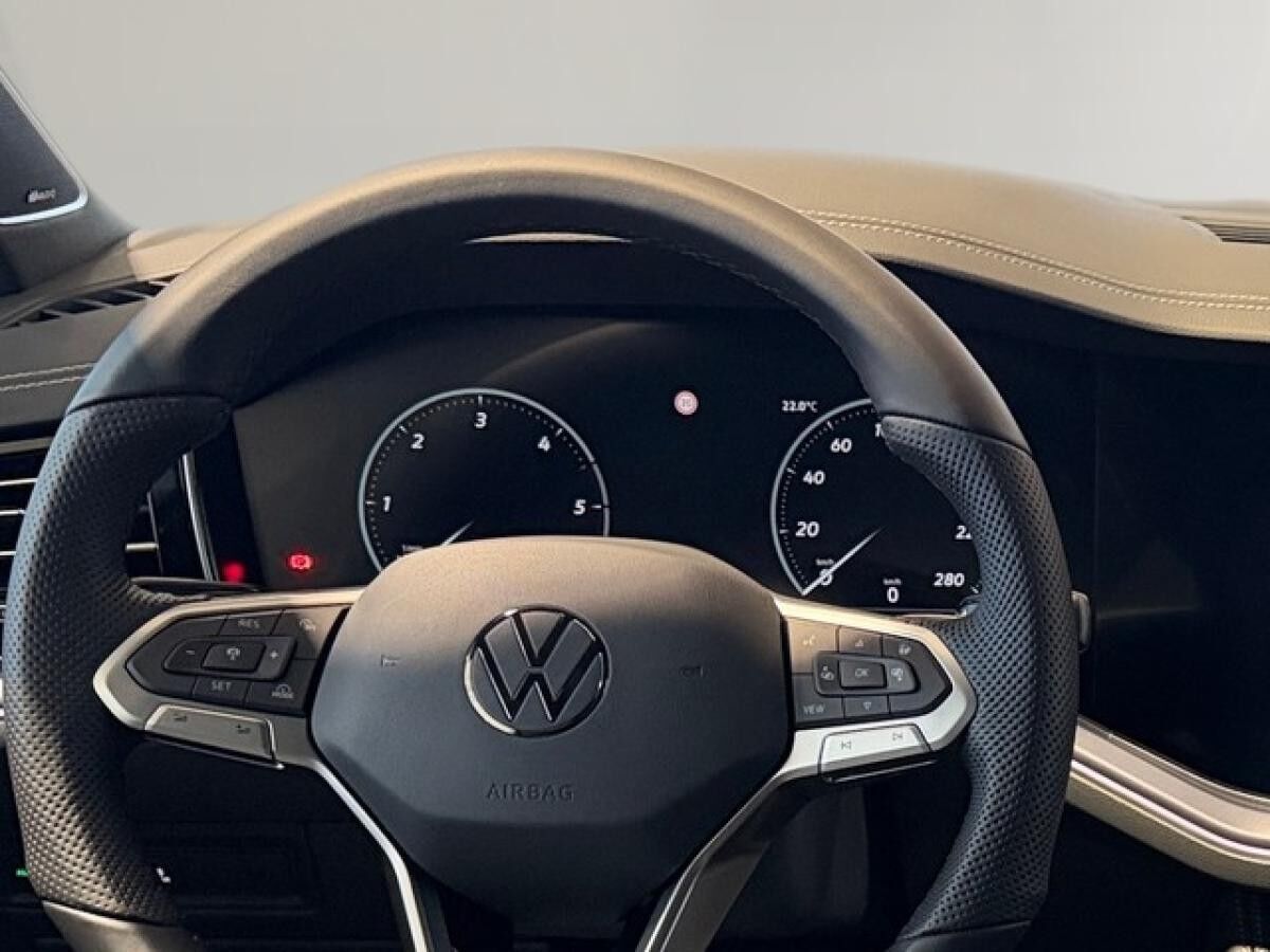 Volkswagen Touareg 3.0TDI 4M R-Line AHK+HUD+PANO+STDHZ+22"+