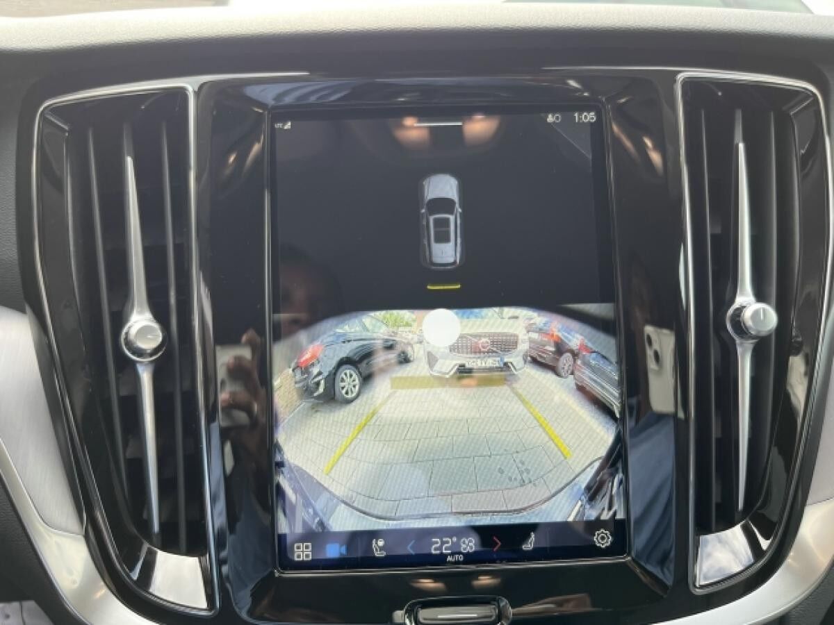 Volvo V60 Kombi Benzin EU6d B4 Core MHEV Navi Kamera