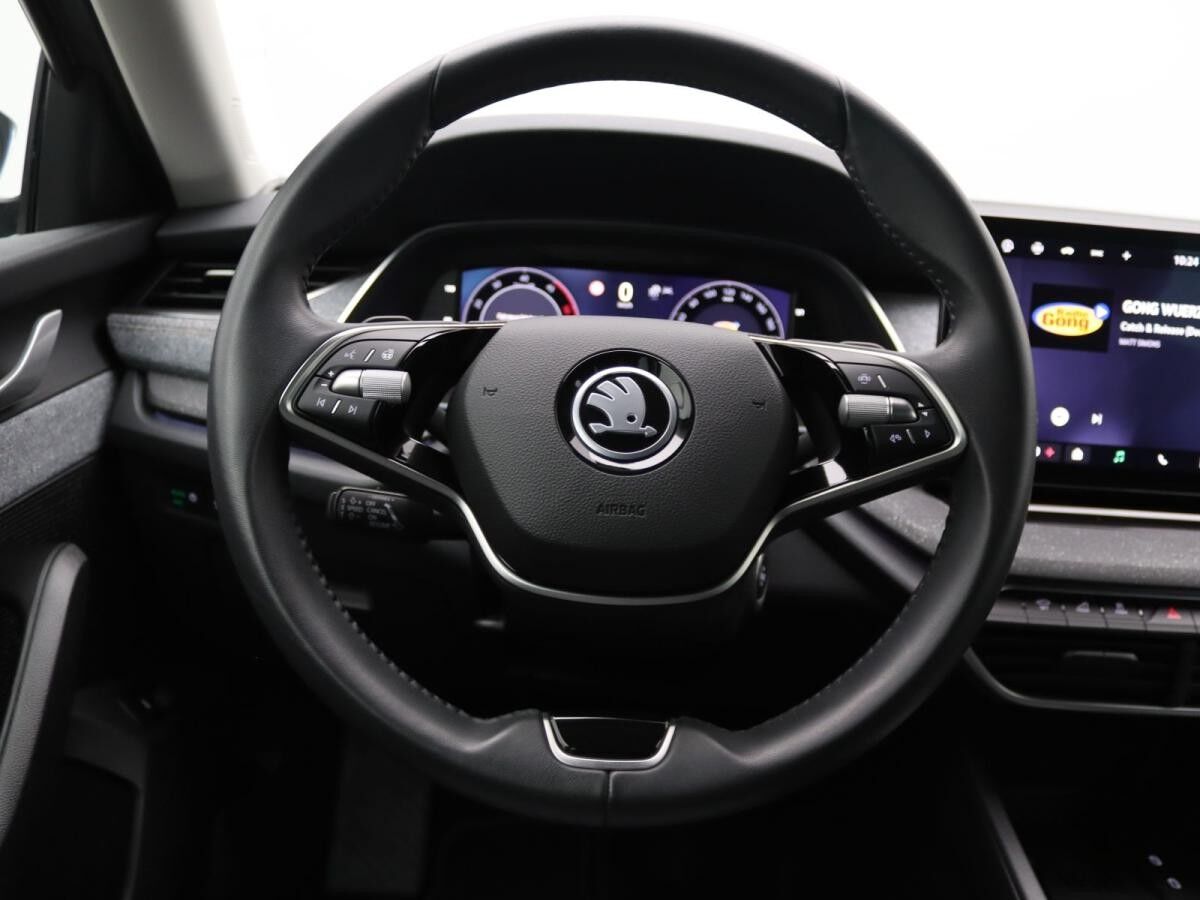 Skoda Octavia Selection 2.0TDI DSG / Matrix, Navi, RFK