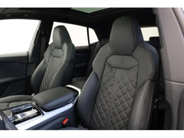 Audi Q8 TFSI e quattro S line business 0,5% DW Versteuerung