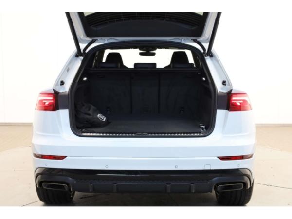 Audi Q8 TFSI e quattro S line business 0,5% DW Versteuerung