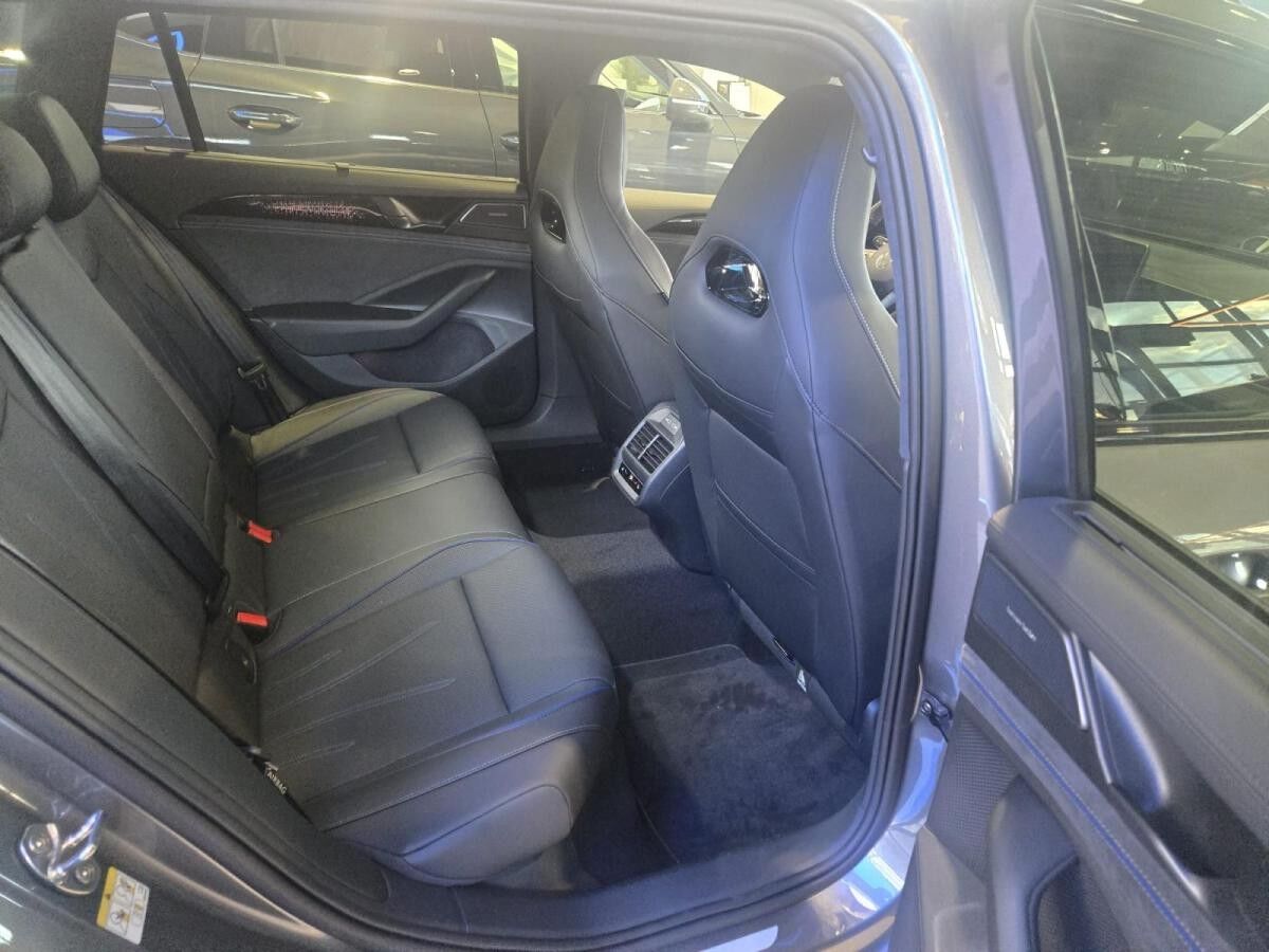 Volkswagen Passat R-Line "Signature" Hybrid //SOFORT VERF.// 272PS - mit 0,5% versteuern, HUD, Leder, LED, Kamera usw. Volkswagen Passat R-Line "Signature" Hybrid //SOFORT VERF.// 272PS - mit 0,5% versteuern, HUD, Leder, LED, Kamera usw.