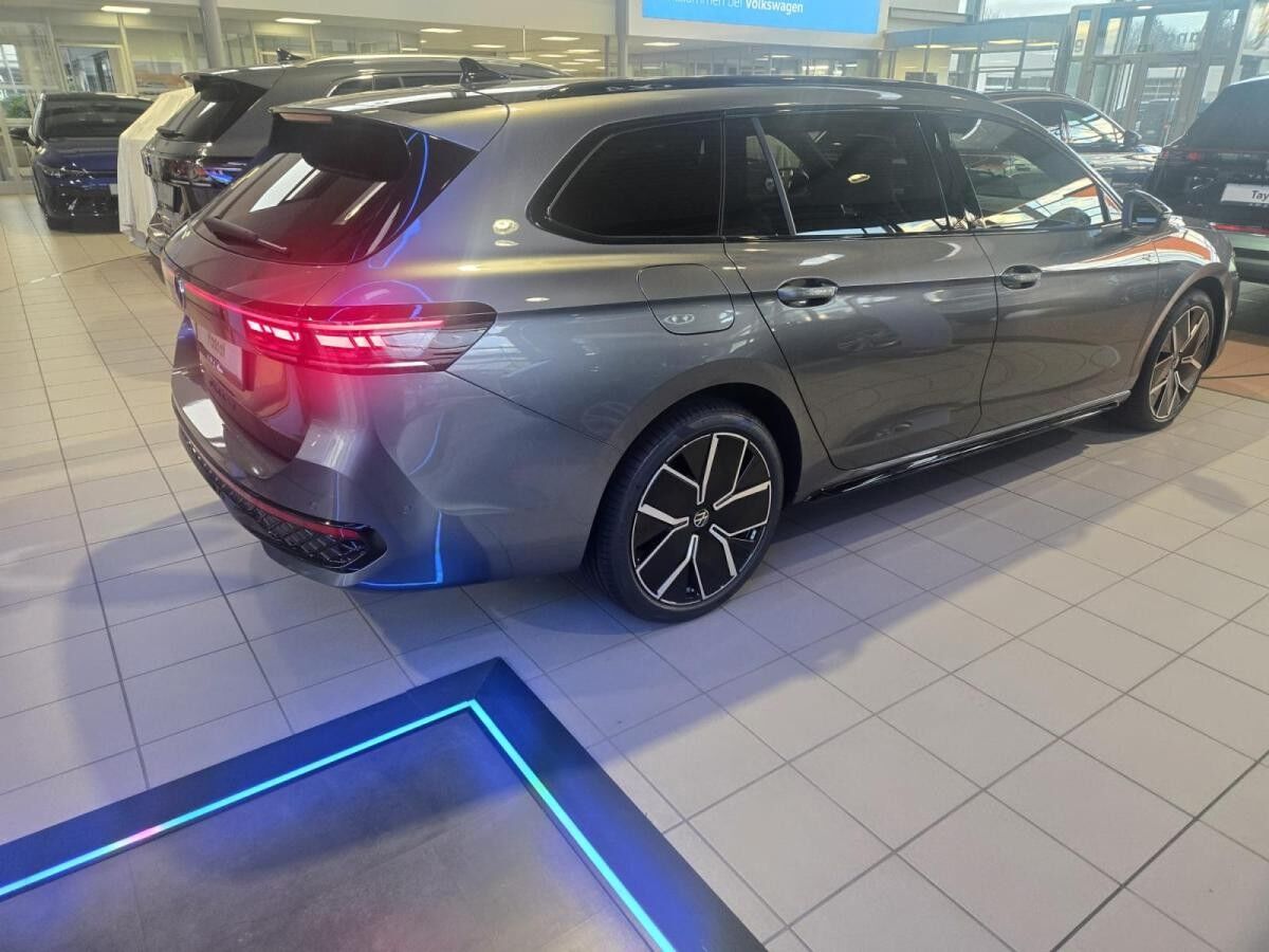 Volkswagen Passat R-Line "Signature" Hybrid //SOFORT VERF.// 272PS - mit 0,5% versteuern, HUD, Leder, LED, Kamera usw. Volkswagen Passat R-Line "Signature" Hybrid //SOFORT VERF.// 272PS - mit 0,5% versteuern, HUD, Leder, LED, Kamera usw.