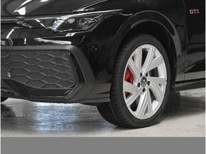 Volkswagen Golf VIII GTI HUD LED Navi Winterräder