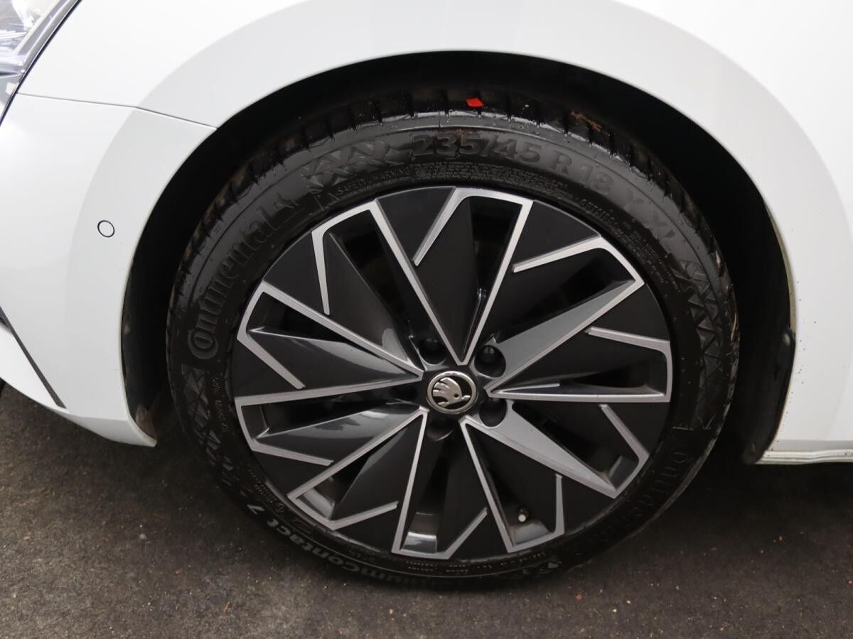 Skoda Superb Combi L&K 2.0 TDI DSG / Matrix, 360°, AHK