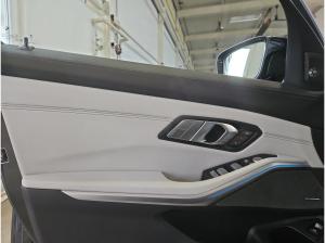 BMW M3 Competition M xDrive Touring 968? netto/mtl.*LC Prof.*HUD*H/K*DAB*Adapt.LED*M-Drive Prof.*Driving As