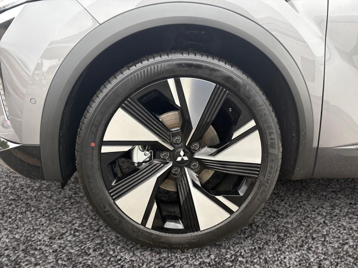 Mitsubishi Grandis 1.8 Hybrid Benziner Diamant Top *NEUES MODELL*