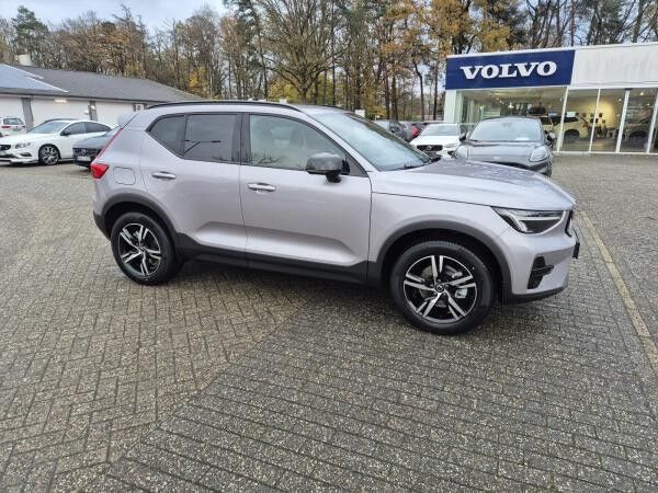 Volvo XC40 B3 Plus Dark*SOFORT VERFÜGBAR*NUR FÜR GEWERBEKUNDEN*