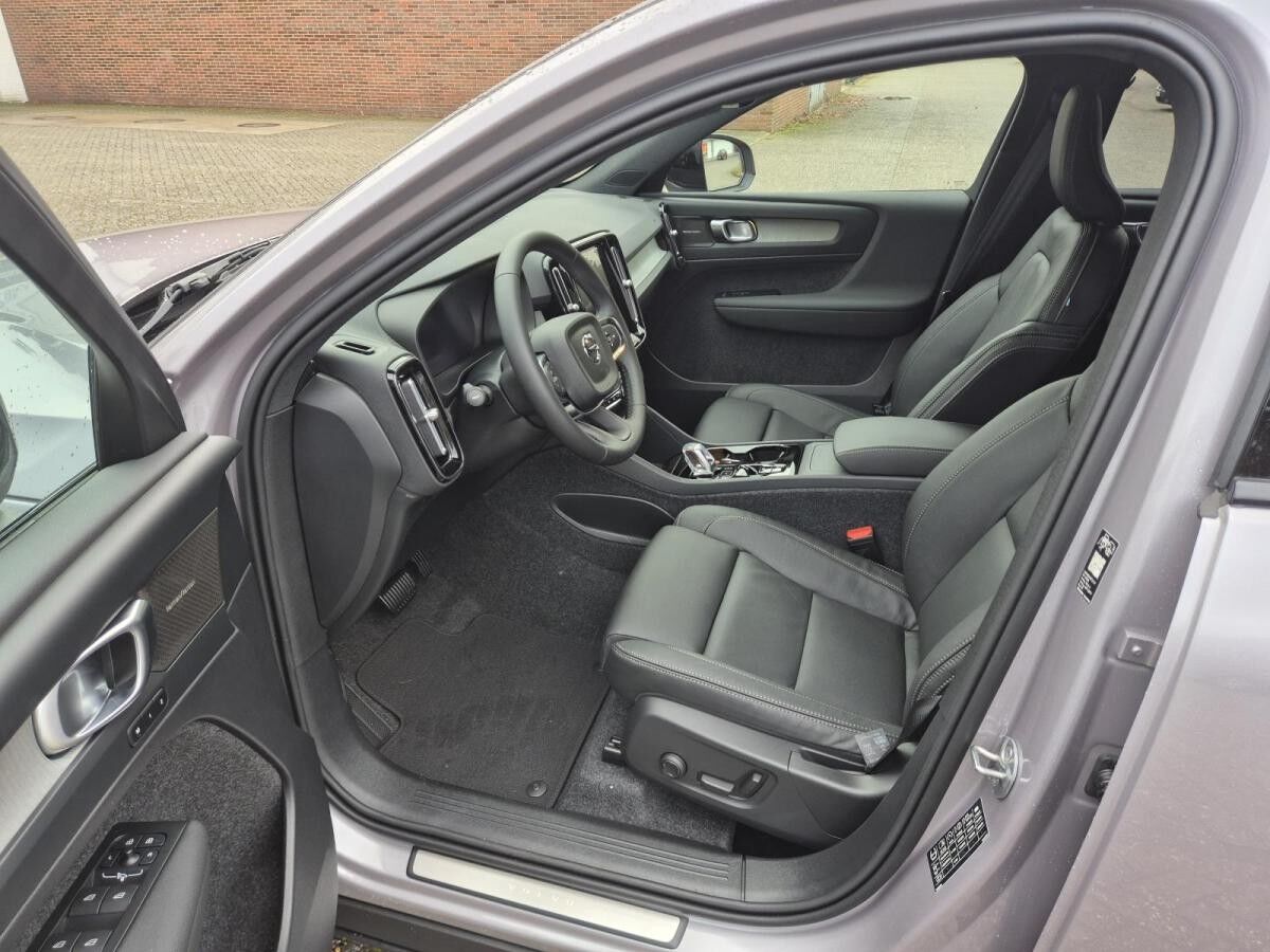 Volvo XC40 B3 Plus Dark*SOFORT VERFÜGBAR*NUR FÜR GEWERBEKUNDEN*