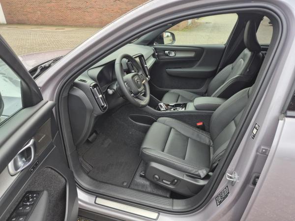 Volvo XC40 B3 Plus Dark*SOFORT VERFÜGBAR*NUR FÜR GEWERBEKUNDEN*