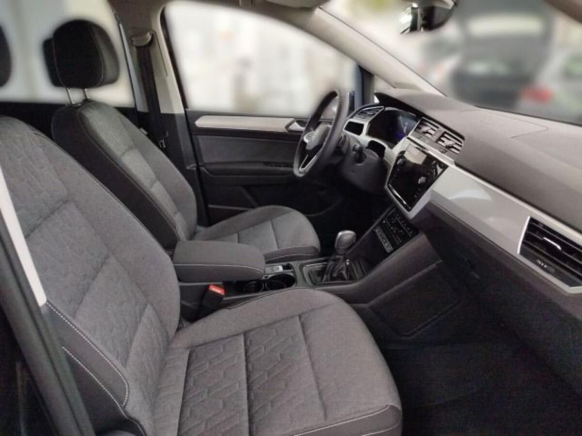 Volkswagen Touran Highline 1,5 l TSI OPF (15 7-Gang-Doppelkupplungsgetriebe DSG