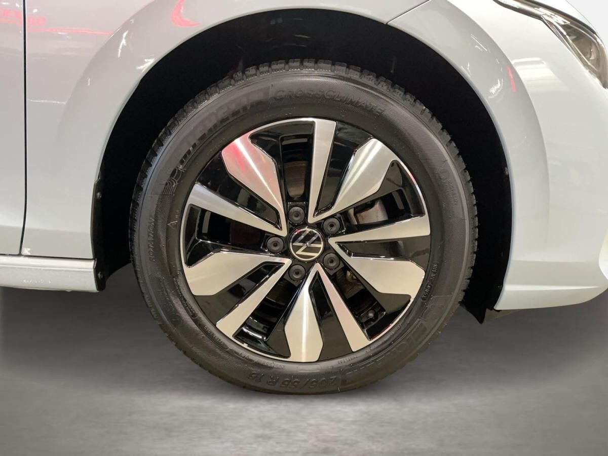 Volkswagen Golf VIII GOAL 1.5 eTSI DSG ACC AUT DynLicht LED