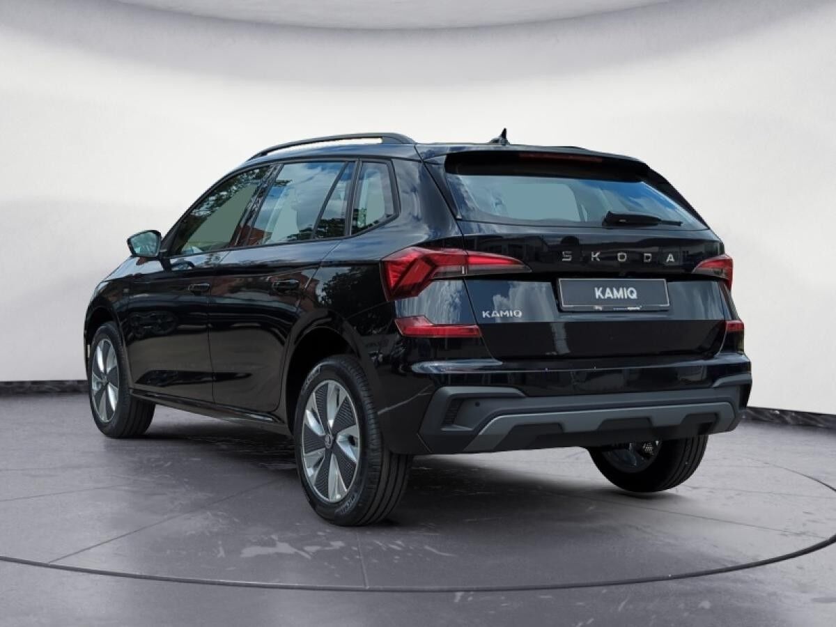Skoda Kamiq Tour 1,0 TSI 70 kW 5-Gang-Schaltgetriebe* AHK/17 Zoll* !SOFORT VERFÜGBAR!