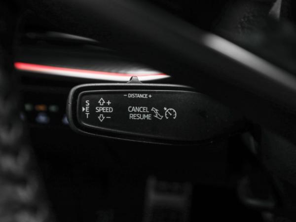 Skoda Superb Combi Sportline 2.0 TDI 4x4 AHK Pano Navi Kamera