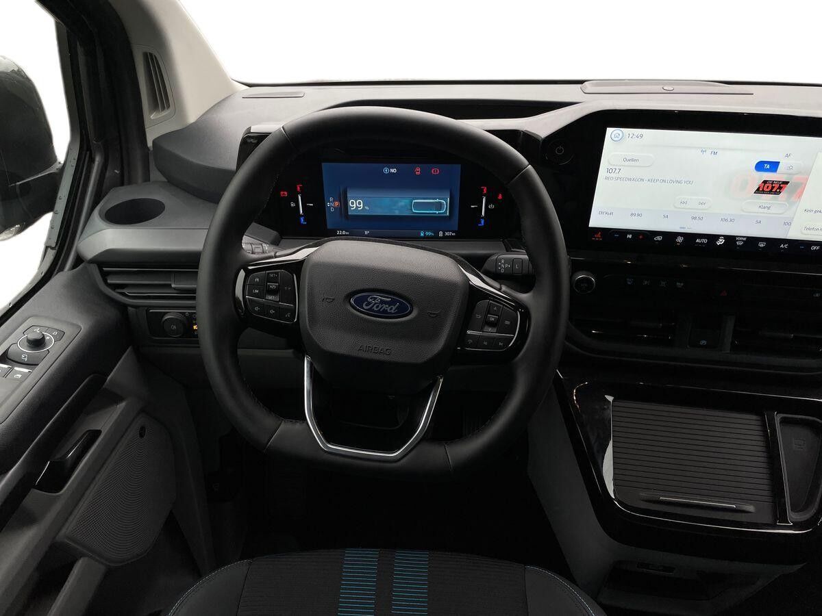 Ford Tourneo Sport BEV