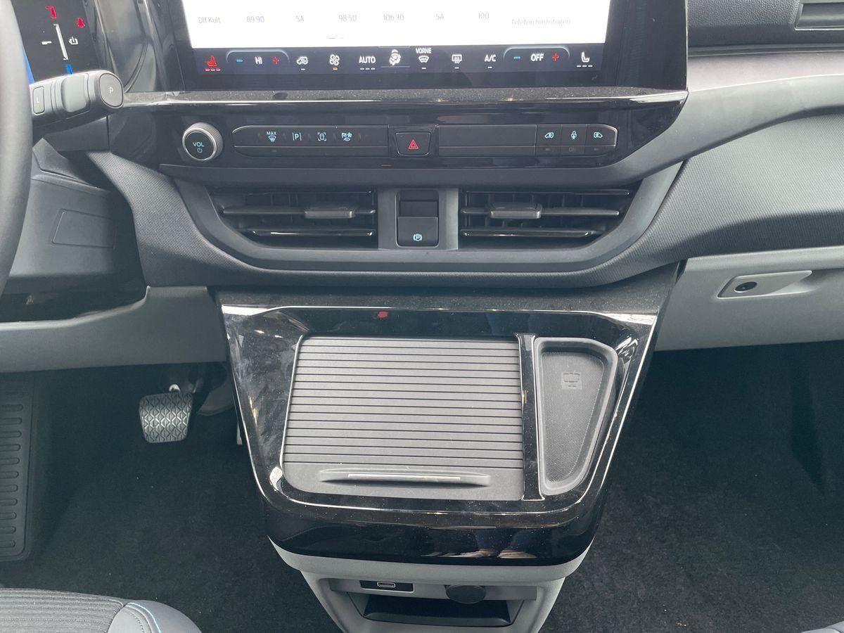 Ford Tourneo Sport BEV